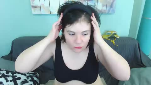 Snapshot of everly_rays chatting on February 2025 01:33:01 PM Everly online show from February 2025 01:33:01 PM