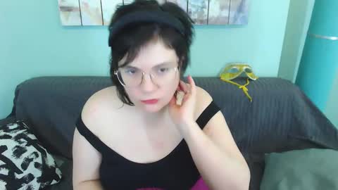 Snapshot of everly_rays chatting on February 2025 08:14:02 PM Everly online show from February 2025 08:14:02 PM