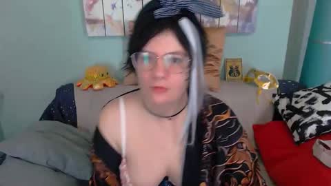 Snapshot of everly_rays chatting on October 2025 04:51:02 PM Everly online show from October 2025 04:51:02 PM