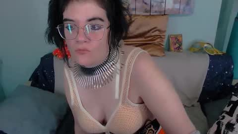 Snapshot of everly_rays chatting on November 2025 08:54:01 PM Everly online show from November 2025 08:54:01 PM