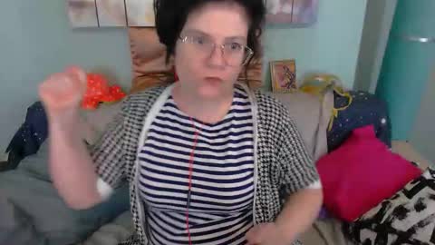 Snapshot of everly_rays chatting on November 2025 05:21:02 AM Everly online show from November 2025 05:21:02 AM