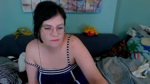 Everly online show from April 2026 10:15:02 PM