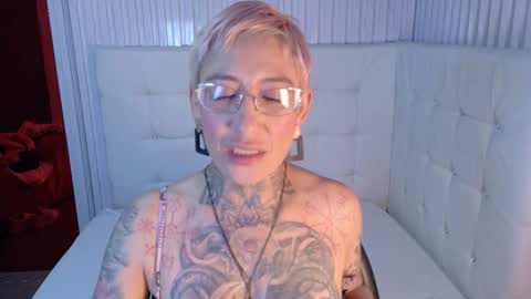 everlyn_sexx online show from March 2026 03:36:02 PM