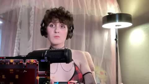 ever moore online show from January 2025 04:47:01 AM