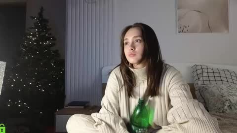 evi_woow online show from December 2024 06:57:02 PM