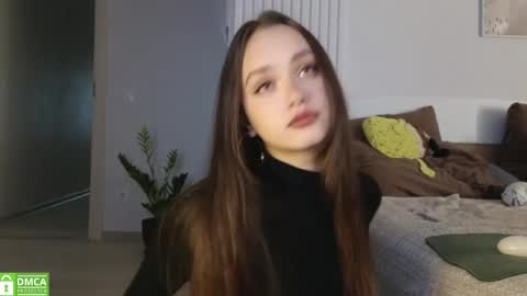 evi_woow online show from October 2025 07:03:02 PM