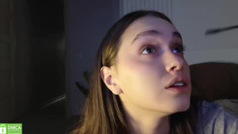 evi_woow online show from October 2025 09:39:01 PM