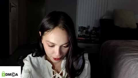 evi_woow online show from February 2026 05:17:02 PM
