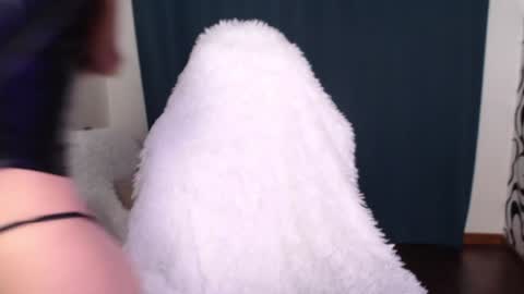 Snapshot of evianwayne chatting on January 2025 09:48:02 PM Vanessa Evian online show from January 2025 09:48:02 PM