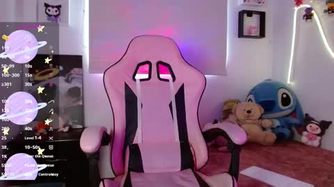 Evie Cloud online show from September 2025 06:18:02 PM