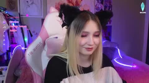 Evie online show from December 2024 08:53:02 PM