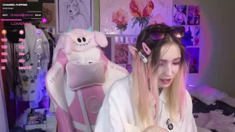 Evie online show from February 2025 01:18:02 AM