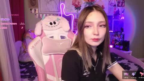 Evie online show from April 2026 08:35:02 PM