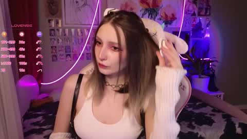 Snapshot of evie_rosen chatting on April 2026 08:22:01 PM Evie online show from April 2026 08:22:01 PM
