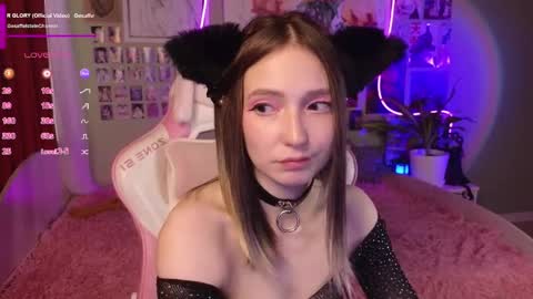 Snapshot of evie_rosen chatting on May 2026 12:21:02 PM Evie online show from May 2026 12:21:02 PM