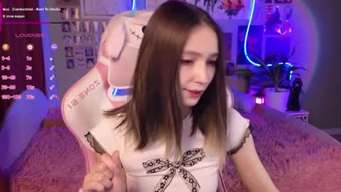 Snapshot of evie_rosen chatting on May 2026 04:04:02 PM Evie online show from May 2026 04:04:02 PM