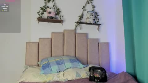 Ivi Alejandra  online show from April 2026 10:33:02 PM