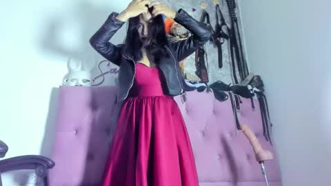 Snapshot of evil_sammy chatting on November 2025 10:18:02 PM Mistress Sammy online show from November 2025 10:18:02 PM