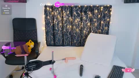 evvaa_moon online show from November 2025 12:28:02 PM