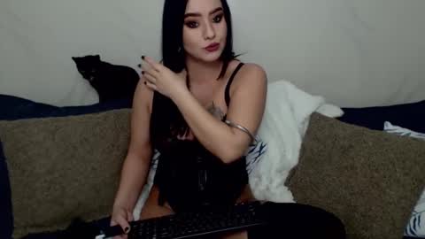 EvvaDomme online show from February 2025 12:57:02 PM