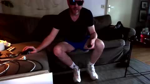 exibist79 online show from November 2025 08:13:02 AM