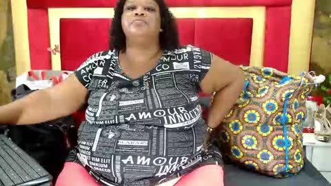 Snapshot of exoticbigmandx chatting on November 2025 08:55:01 PM Mandy online show from November 2025 08:55:01 PM