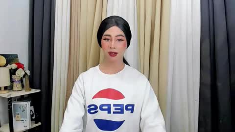 expensive_elise online show from February 2026 05:30:01 PM