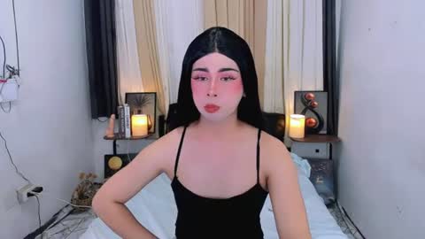 Snapshot of expensive_elise chatting on June 2026 11:19:01 AM expensive_elise online show from June 2026 11:19:01 AM