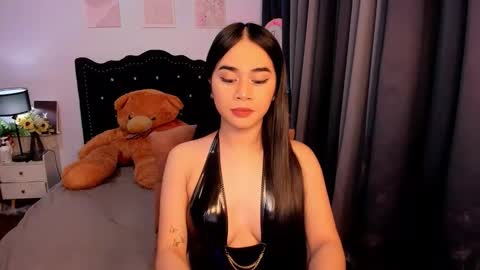 Snapshot of expensivets_chloe chatting on November 2025 09:29:01 AM chloee online show from November 2025 09:29:01 AM