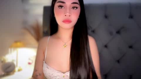 Snapshot of expensivets_chloe chatting on April 2026 07:17:02 AM chloee online show from April 2026 07:17:02 AM