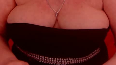 Snapshot of experiencedalana chatting on January 2025 11:29:01 PM Alana online show from January 2025 11:29:01 PM