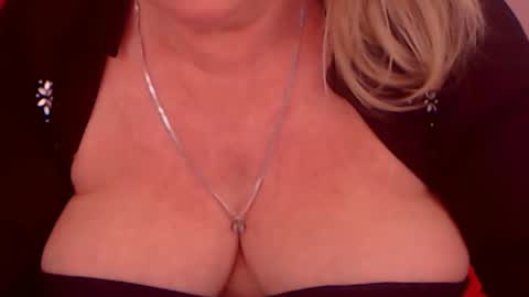 Snapshot of experiencedalana chatting on January 2025 02:33:01 AM Alana online show from January 2025 02:33:01 AM