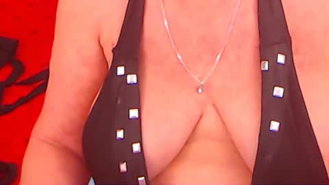 Snapshot of experiencedalana chatting on January 2025 01:53:01 AM Alana online show from January 2025 01:53:01 AM