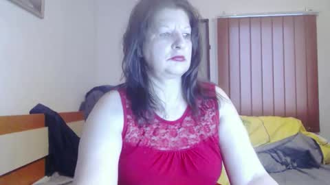 Snapshot of extasymature chatting on November 2025 07:44:01 AM ExtasyMature online show from November 2025 07:44:01 AM