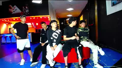 extrangers online show from October 2025 12:17:01 PM