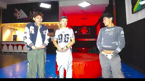 extrangers online show from November 2025 01:55:02 PM