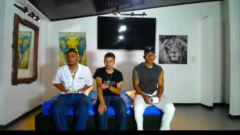 extrangers online show from November 2025 01:11:02 PM