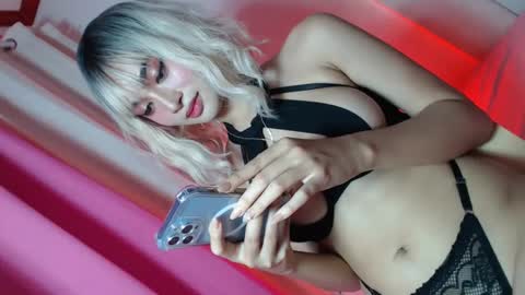 Snapshot of eyez0nm3 chatting on February 2025 04:28:02 AM NewKarina online show from February 2025 04:28:02 AM