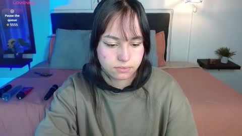 eymmy_24 online show from September 2025 02:57:01 AM