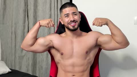 Ezzio Scolaro online show from September 2025 11:54:02 PM