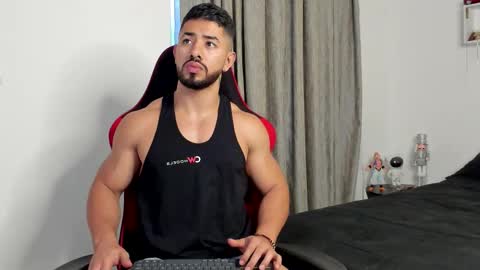 Ezzio Scolaro online show from March 2026 11:10:01 PM