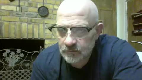 Snapshot of f1zzeek chatting on January 2026 11:40:01 PM f1zzeek online show from January 2026 11:40:01 PM