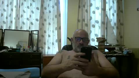 Snapshot of f1zzeek chatting on June 2026 06:45:02 PM f1zzeek online show from June 2026 06:45:02 PM