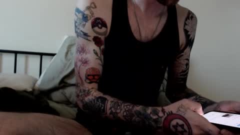 Snapshot of facialfan44 chatting on November 2025 11:04:02 PM facialfan44 online show from November 2025 11:04:02 PM