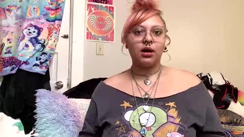 Snapshot of faemami chatting on October 2025 02:37:01 PM FaeBae online show from October 2025 02:37:01 PM