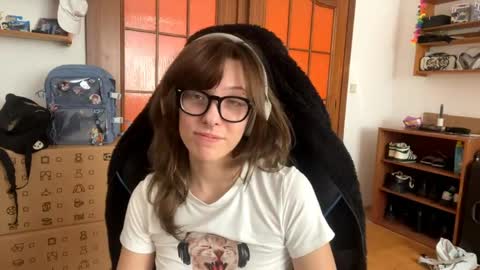 Loly online show from April 2026 11:42:01 AM