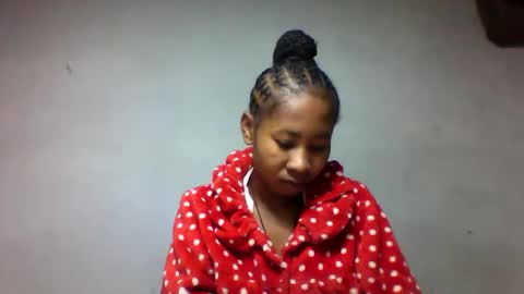 faiqua95 online show from May 2026 02:29:01 AM