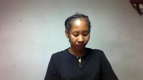 faiqua95 online show from May 2026 10:44:01 AM