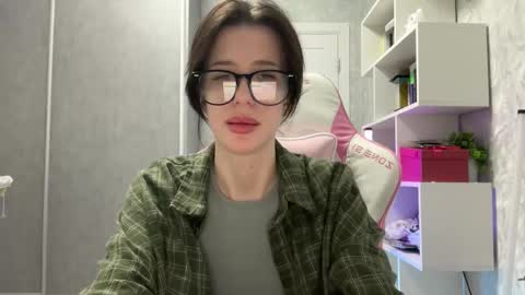 Bloom  online show from December 2025 07:40:02 PM