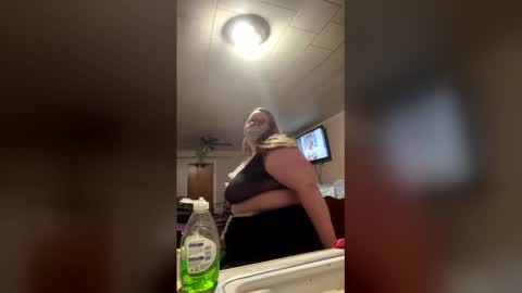 Snapshot of fairyfrostbite chatting on December 2025 04:06:01 AM fairyfrostbite online show from December 2025 04:06:01 AM